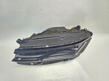 Laden Sie das Bild in den Galerie-Viewer, Frontscheinwerfer VW Touareg 761941081A 1EX013143 LED Links Headlight