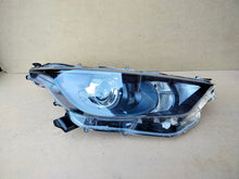 Load image into Gallery viewer, Frontscheinwerfer Toyota Yaris Rechts Scheinwerfer Headlight
