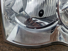 Laden Sie das Bild in den Galerie-Viewer, Frontscheinwerfer Jeep Grand Cherokee Wk Xenon Links Scheinwerfer Headlight SCH1105447940lp