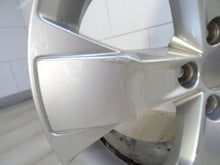 Laden Sie das Bild in den Galerie-Viewer, 1x Alufelge 18 Zoll 7.5&quot; 5x108 50,5ET Glanz Silber 31471553 Volvo Xc40 Rim Wheel