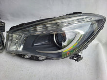 Laden Sie das Bild in den Galerie-Viewer, Frontscheinwerfer Mercedes-Benz Cla A1179065100 A1179065200 Xenon Ein Satz SCH4662009062ln
