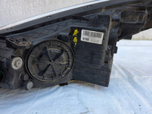 Load image into Gallery viewer, Frontscheinwerfer Hyundai I30 92102-A6060 Rechts Scheinwerfer Headlight SCH4817863532ir