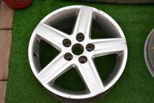 Load image into Gallery viewer, 1x Alufelge 17 Zoll 7.5&quot; 5x112 45ET Glanz Silber 4F0601025AF Audi C6 Rim Wheel