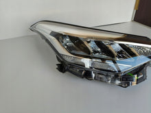 Laden Sie das Bild in den Galerie-Viewer, Frontscheinwerfer Toyota Chr 81110-F4180 Full LED Rechts Scheinwerfer Headlight SCH7676710764vc
