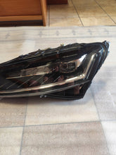 Laden Sie das Bild in den Galerie-Viewer, Frontscheinwerfer Skoda Superb 3V1941015D Ein Stück (Rechts oder Links) SCH5725843115qr