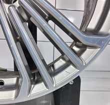 Laden Sie das Bild in den Galerie-Viewer, 1x Alufelge 19 Zoll 5x112 32ET Glanz Silber 6877331 BMW G01 Rim Wheel FEL1559801016mw
