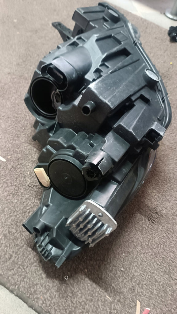 Frontscheinwerfer Ford Kuga LV4B-13E015-CD LED Ein Stück (Rechts oder Links) SCH9681930683ah