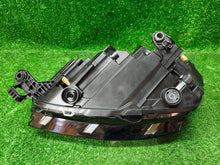 Laden Sie das Bild in den Galerie-Viewer, Frontscheinwerfer Skoda Fabia IV 6V8941016 Rechts Scheinwerfer Headlight SCH4462233472ll