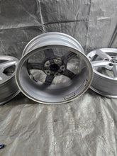 Load image into Gallery viewer, 1x Alufelge 16 Zoll 6.0" 5x112 43ET Glanz Silber 81A071496A Audi Rim Wheel FEL6382692737fc