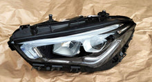 Laden Sie das Bild in den Galerie-Viewer, Frontscheinwerfer Mercedes-Benz Cla A1189062500 Links Scheinwerfer Headlight SCH5786111958mk