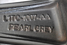 Laden Sie das Bild in den Galerie-Viewer, 1x Alufelge 17 Zoll 7.0&quot; 5x108 47 5ET L1TC-1007-KA Ford Puma Rim Wheel