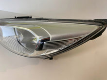 Laden Sie das Bild in den Galerie-Viewer, Frontscheinwerfer Ford Focus F1EB-13W030-AD Links Scheinwerfer Headlight SCH2597739724nr