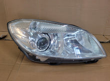 Laden Sie das Bild in den Galerie-Viewer, Frontscheinwerfer Skoda Fabia III Roomster 5J1941016E FALSE Headlight SCH3948922272ce