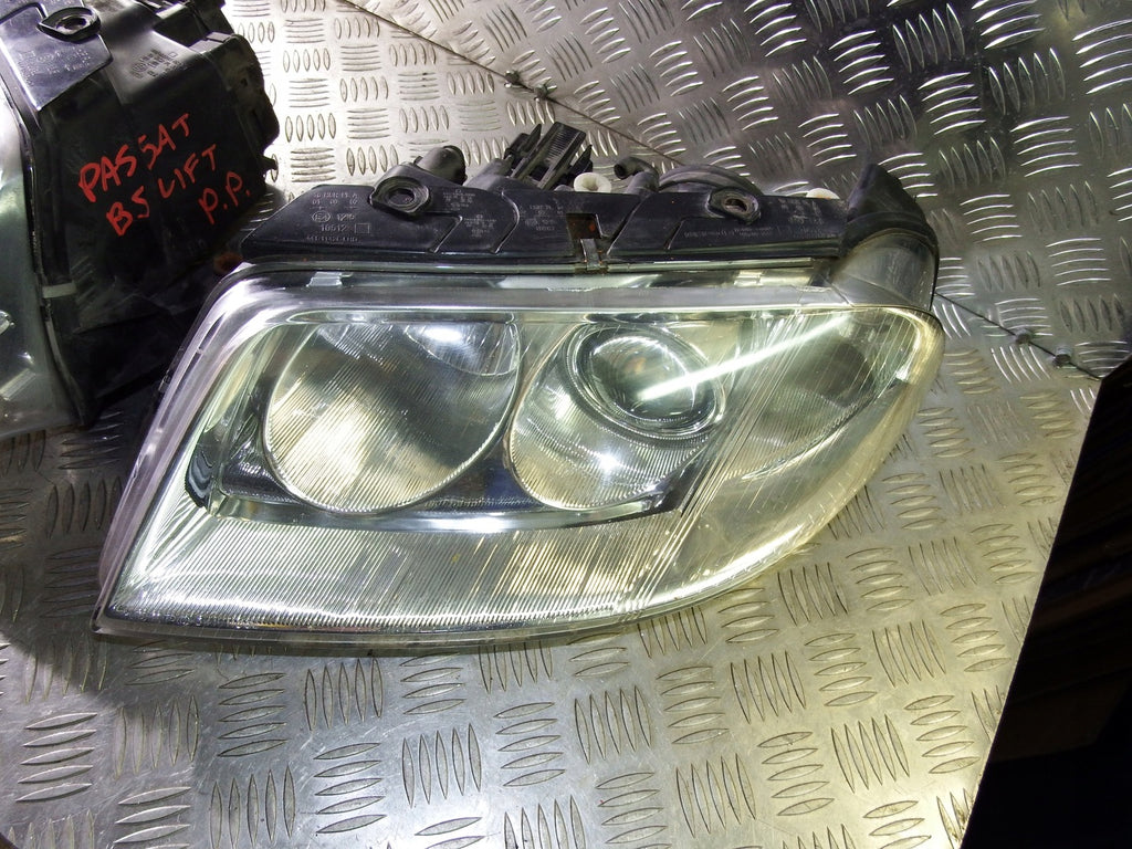 Frontscheinwerfer VW Passat Ein Stück (Rechts oder Links) Scheinwerfer Headlight