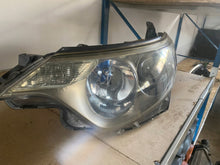 Laden Sie das Bild in den Galerie-Viewer, Frontscheinwerfer Toyota III 81185-28E40 Links Scheinwerfer Headlight