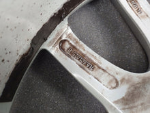 Load image into Gallery viewer, 1x Alufelge 19 Zoll 9.0&quot; 5x130 60ET Glanz Silber 7L5601025B Porsche Cayenne