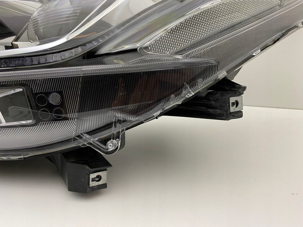 Frontscheinwerfer Mitsubishi Eclipse Cross 8301D681 LED Links Headlight