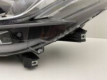 Laden Sie das Bild in den Galerie-Viewer, Frontscheinwerfer Mitsubishi Eclipse Cross 8301D681 LED Links Headlight