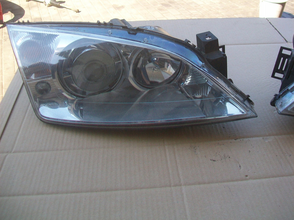 Frontscheinwerfer Ford Mondeo Ein Stück (Rechts oder Links) Headlight