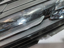 Laden Sie das Bild in den Galerie-Viewer, Frontscheinwerfer BMW 7 9879935-12 LED Links Scheinwerfer Headlight SCH7725020292vq