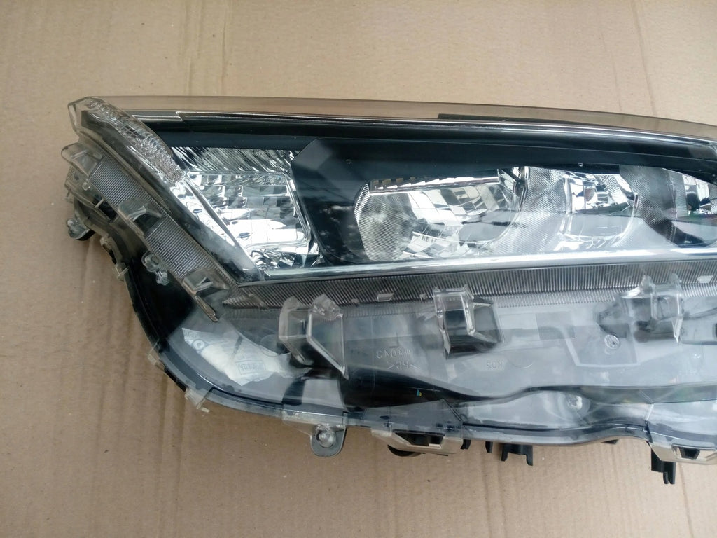 Frontscheinwerfer Toyota V LED Links Scheinwerfer Headlight SCH3315420223zo
