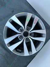 Load image into Gallery viewer, 1x Alufelge 16 Zoll 6.5" 5x114.3 50ET Glanz Graphit 52910-G4200 Hyundai I I40 Mg FEL2245747357ea