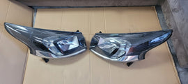 Frontscheinwerfer Renault Trafic III 260100146R Rechts Scheinwerfer Headlight SCH9005021025il