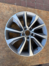 Load image into Gallery viewer, 1x Alufelge 19 Zoll 9.0" 5x120 48ET 6858874 BMW Rim Wheel FEL7272801129tl