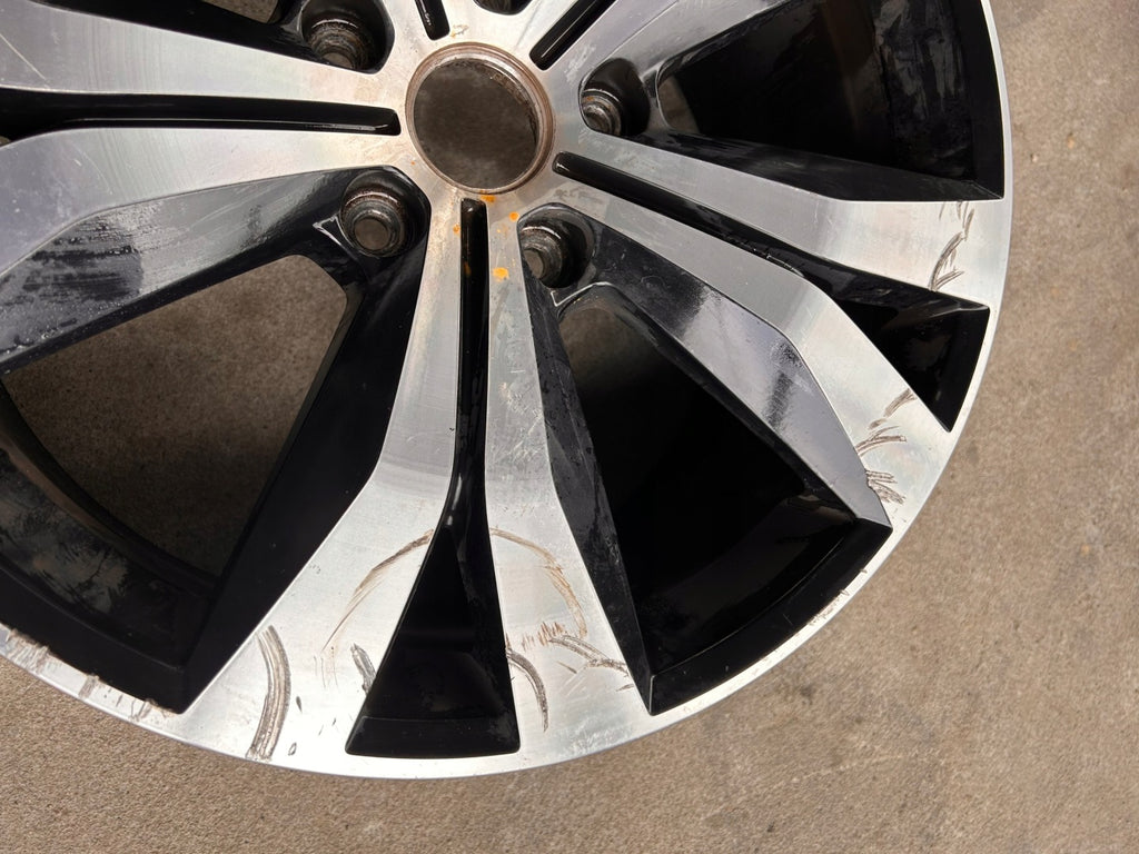 1x Alufelge 20 Zoll 9.0" 5x130 Glanz Schwarz 7P6601025AL VW Touareg Rim Wheel FEL7703681222gr