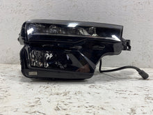 Load image into Gallery viewer, Frontscheinwerfer Skoda Karoq 57B941010 LED Rechts Scheinwerfer Headlight SCH5772723999xs