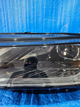 Laden Sie das Bild in den Galerie-Viewer, Frontscheinwerfer Skoda Octavia IV 5E4941015A LED Links Scheinwerfer Headlight SCH6214891480an