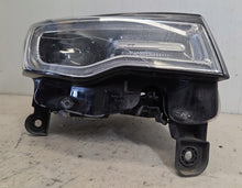 Laden Sie das Bild in den Galerie-Viewer, Frontscheinwerfer Jeep Grand Cherokee 68266664AE Xenon Rechts Headlight SCH6792354344dv