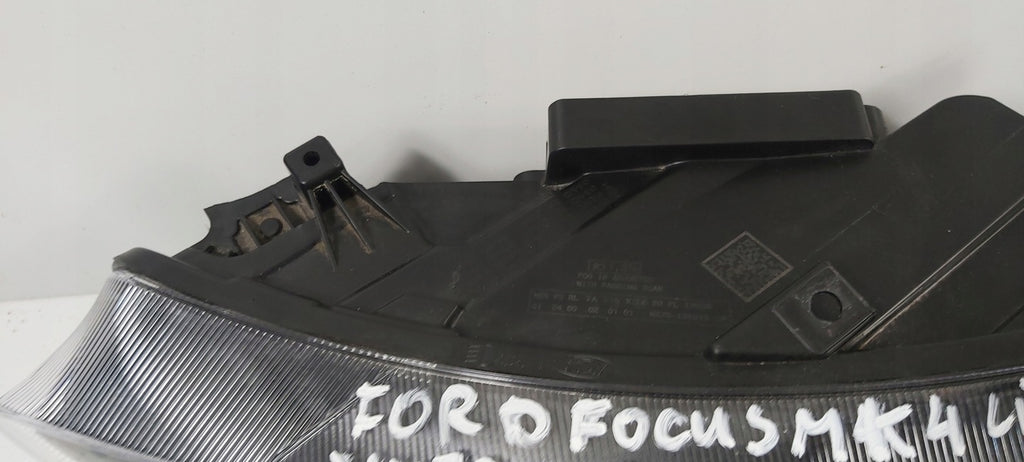 Frontscheinwerfer Ford Focus NX7B-13E015-CF LED Ein Stück (Rechts oder Links) SCH9780949471lq