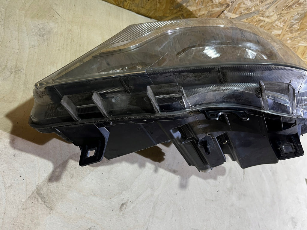 Frontscheinwerfer Mercedes-Benz Sprinter A9068202461 Rechts oder Links