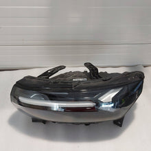 Laden Sie das Bild in den Galerie-Viewer, Frontscheinwerfer Dacia Duster 260603515R LED Links Scheinwerfer Headlight