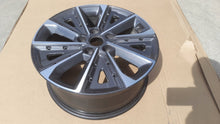 Load image into Gallery viewer, 1x Alufelge 17 Zoll 7.0&quot; 5x114.3 52910-J2000 Kia Rim Wheel
