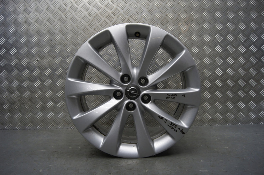 1x Alufelge 17 Zoll 7.0" 5x105 42ET Opel Astra J Rim Wheel
