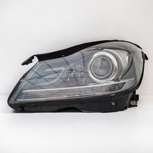 Laden Sie das Bild in den Galerie-Viewer, Frontscheinwerfer Mercedes-Benz A2048204339 Xenon Links Scheinwerfer Headlight