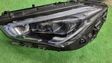 Laden Sie das Bild in den Galerie-Viewer, Frontscheinwerfer Mercedes-Benz Cla A1189063100 Full LED Links Headlight