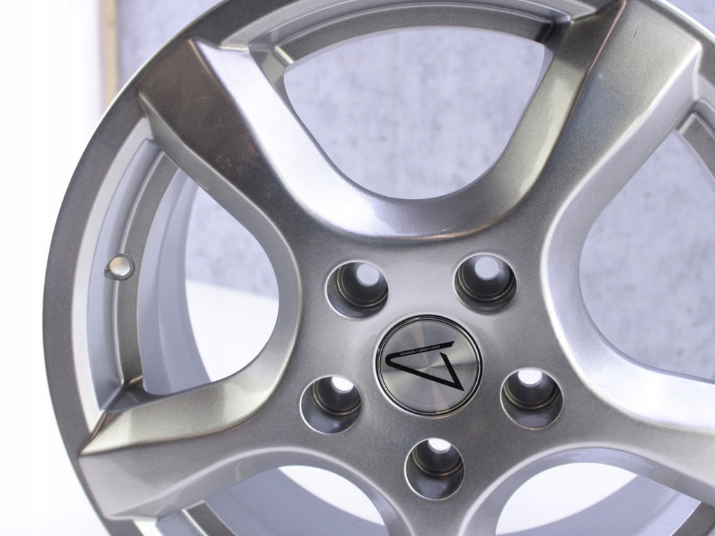1x Alufelge 16 Zoll 6.5" 5x114.3 50ET Glanz KBA48466 Dacia Duster Rim Wheel FEL1053002687wu