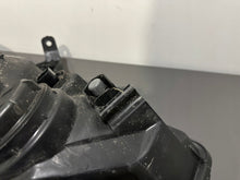 Laden Sie das Bild in den Galerie-Viewer, Frontscheinwerfer Hyundai H1 Ein Stück (Rechts oder Links) Headlight
