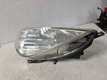 Laden Sie das Bild in den Galerie-Viewer, Frontscheinwerfer Mitsubishi Colt 0301208201 Links Scheinwerfer Headlight