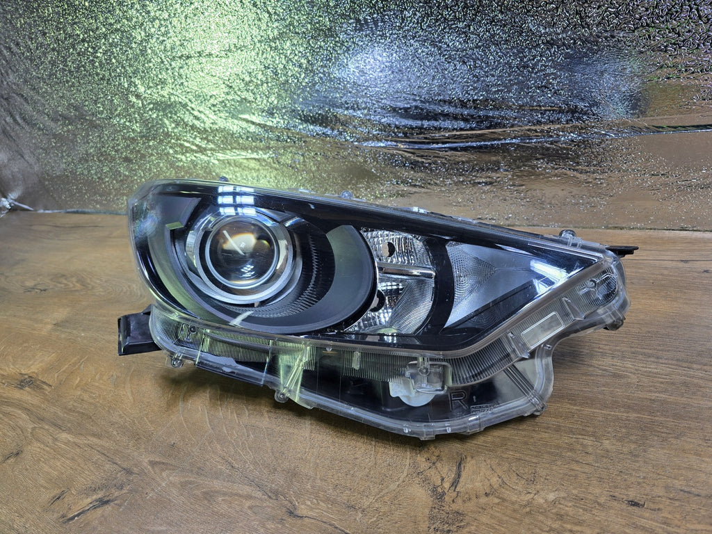 Frontscheinwerfer Toyota 4 Yaris Rechts Scheinwerfer Headlight