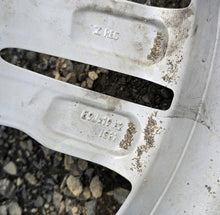 Load image into Gallery viewer, 1x Alufelge 19 Zoll 9.0" 5x120 37ET Glanz Silber 7846786 BMW X5 F15 Rim Wheel FEL6757842508au