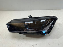 Laden Sie das Bild in den Galerie-Viewer, Frontscheinwerfer Skoda Enyaq 5LB941015B LED Ein Stück (Rechts oder Links)