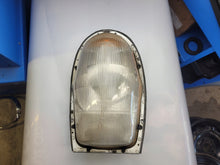 Laden Sie das Bild in den Galerie-Viewer, Frontscheinwerfer Mercedes-Benz W108 W109 Vorderseite Scheinwerfer Headlight