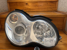 Load image into Gallery viewer, Frontscheinwerfer Mercedes-Benz W204 Ein Satz Scheinwerfer Headlight SCH3551893077om