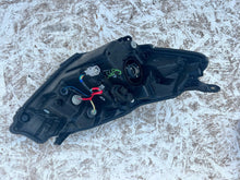 Load image into Gallery viewer, Frontscheinwerfer Toyota Yaris PA6-GF35 Links Scheinwerfer Headlight