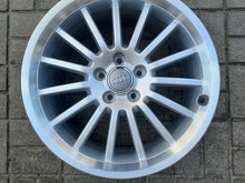 Laden Sie das Bild in den Galerie-Viewer, 1x Alufelge 18 Zoll 8.0" 5x112 47ET Glanz Silber 8K0071498 Audi Rim Wheel FEL9806030256fj