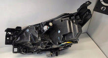 Laden Sie das Bild in den Galerie-Viewer, Frontscheinwerfer Mazda 2 LED Rechts Scheinwerfer Headlight SCH3909409296bn